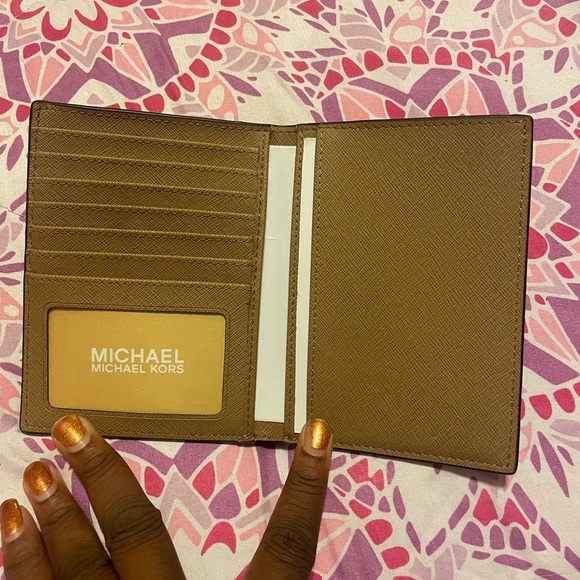 Michael Kors Passport Leather Wallet - Picture 3 of 3